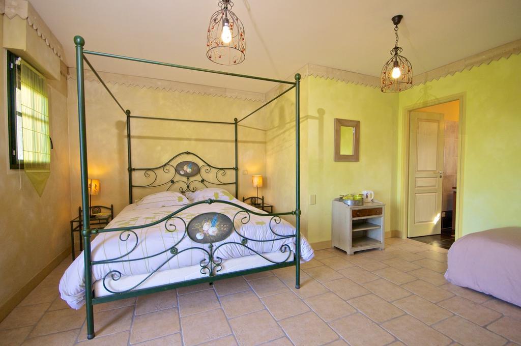 Entre Vignes Et Chateaux Fougeres-sur-Bievre Room photo